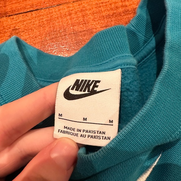 Nike cropped sweatshirt - Picture 3 of 4